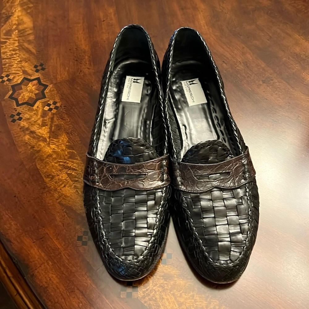 Moreschi men’s woven Italian leather with crock accent loafer.